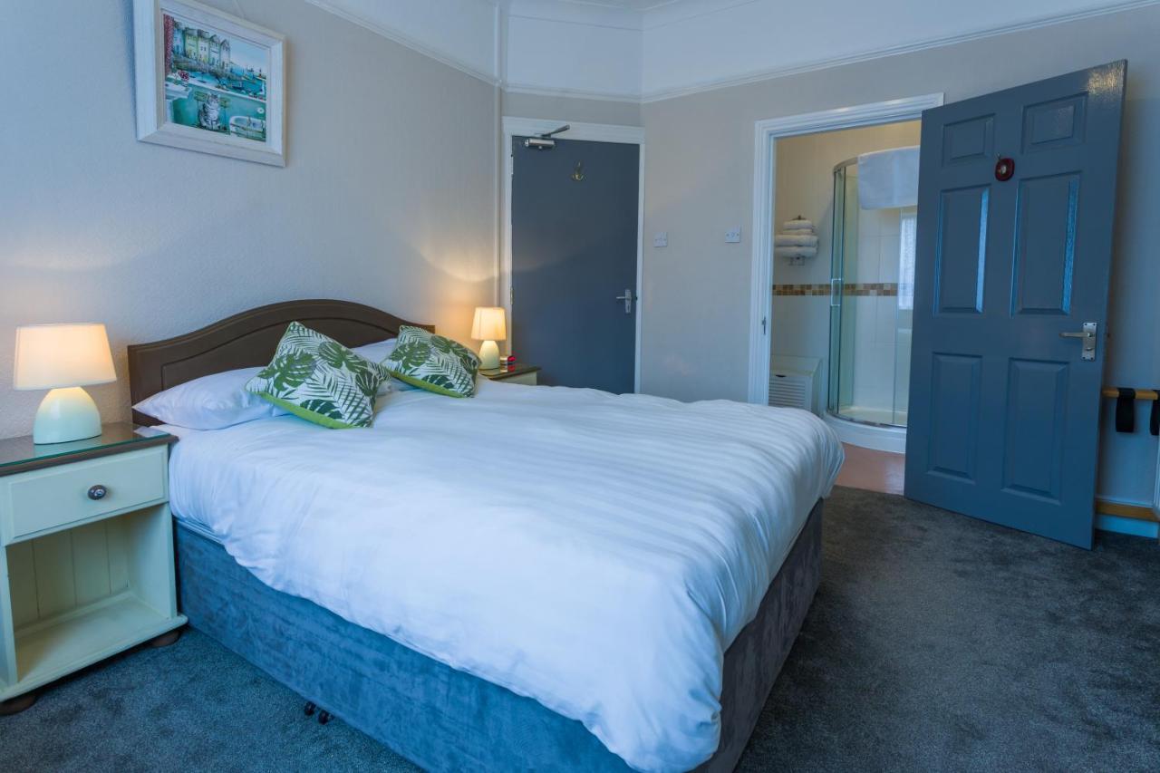 Relax At Rosscourt Guest House-Free On Site Parking (Adults Only) Bournemouth Exteriör bild