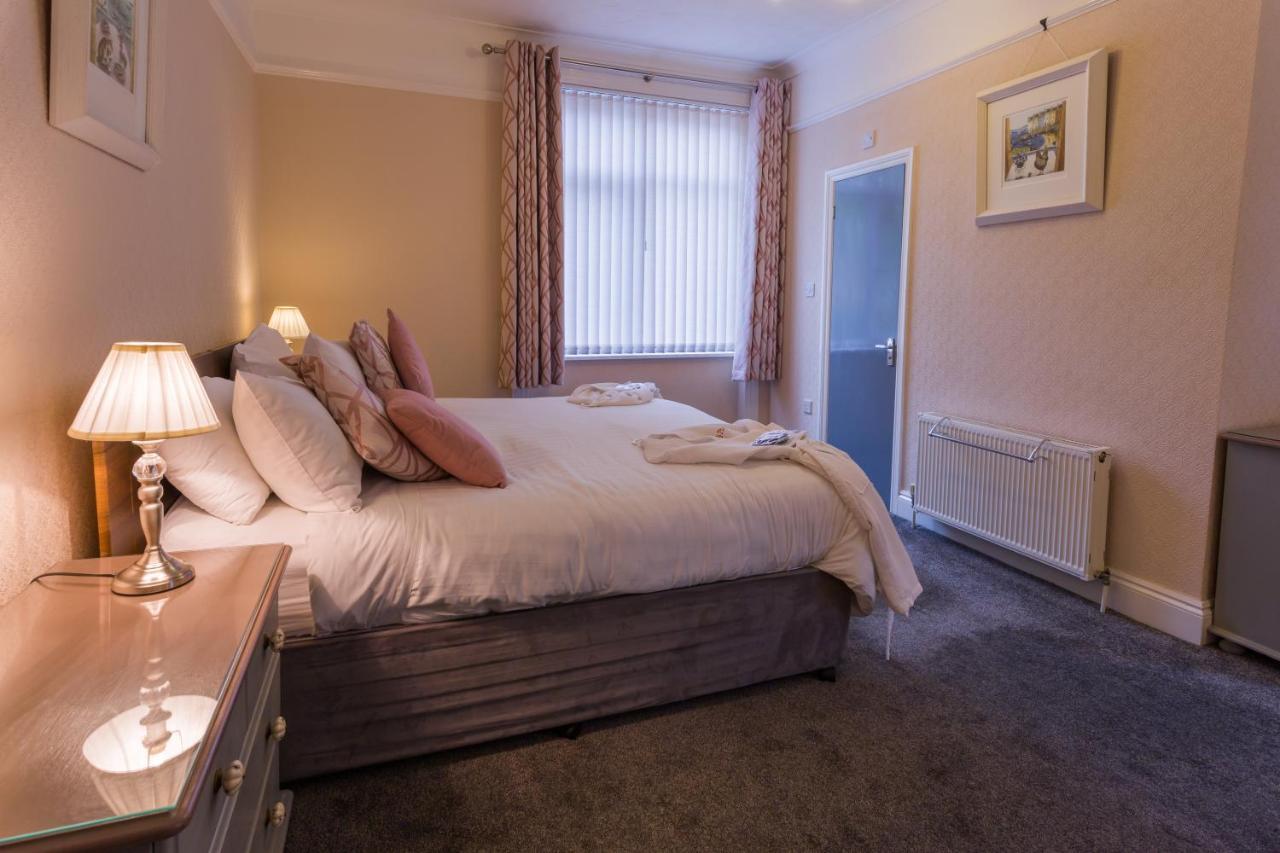Relax At Rosscourt Guest House-Free On Site Parking (Adults Only) Bournemouth Exteriör bild