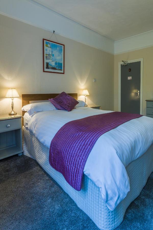 Relax At Rosscourt Guest House-Free On Site Parking (Adults Only) Bournemouth Exteriör bild